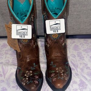 Smoky Mountain Kids' Brown Embroidered Boots